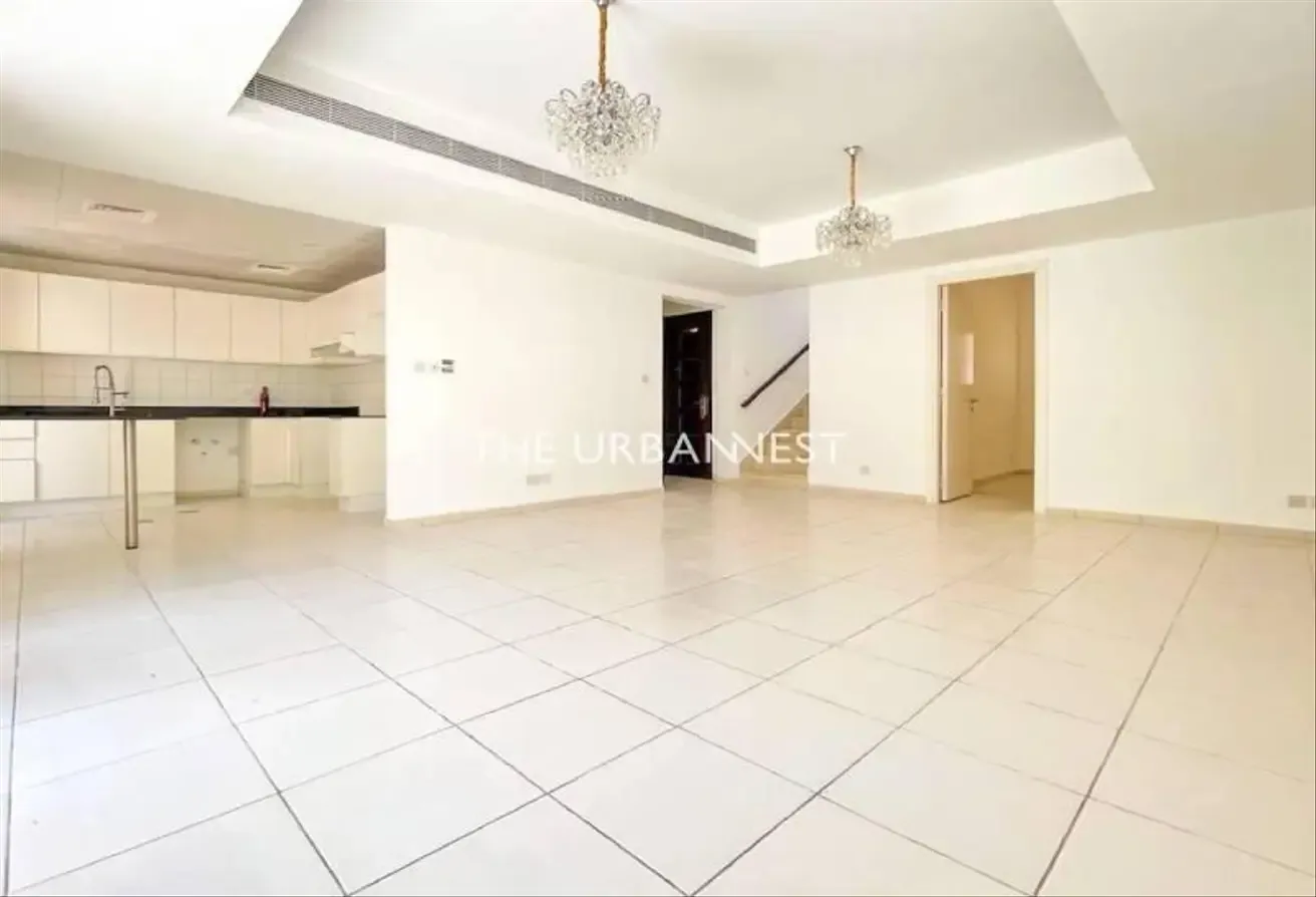 Upgraded Lake-Facing | 3BR + Study | Vacant Soon