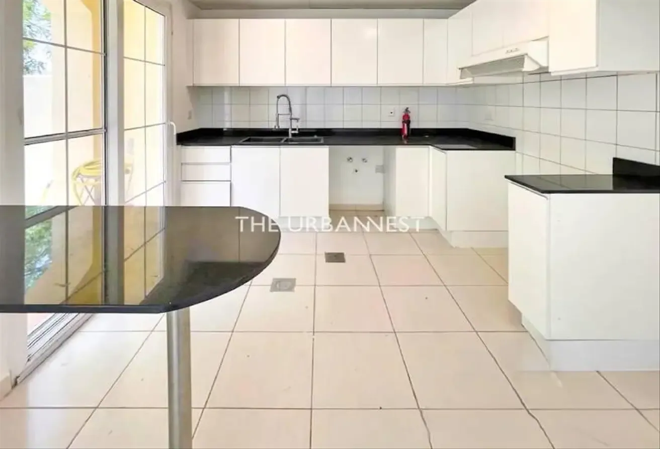 Upgraded Lake-Facing | 3BR + Study | Vacant Soon