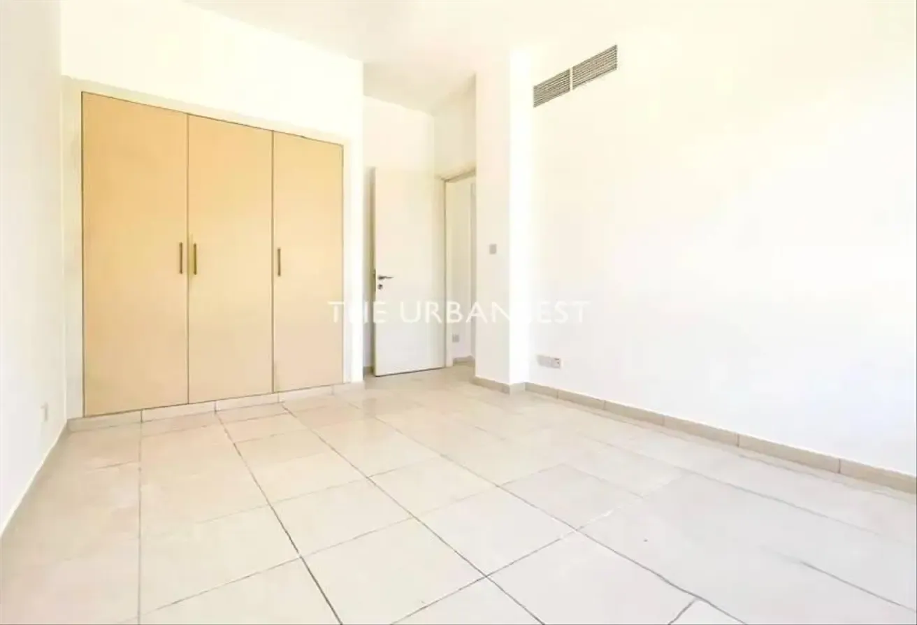 Upgraded Lake-Facing | 3BR + Study | Vacant Soon