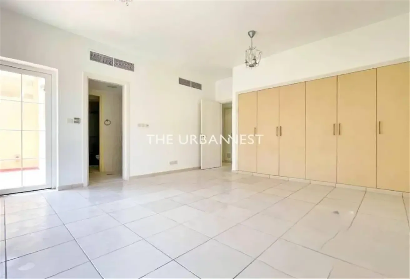 Upgraded Lake-Facing | 3BR + Study | Vacant Soon