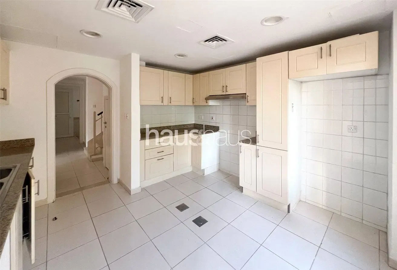 Full Lake View | Well Maintained | Type 3E