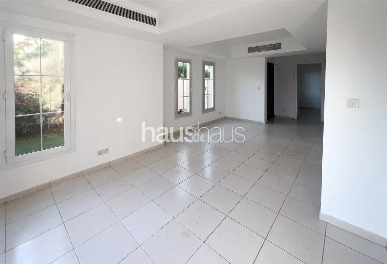 Full Lake View | Well Maintained | Type 3E