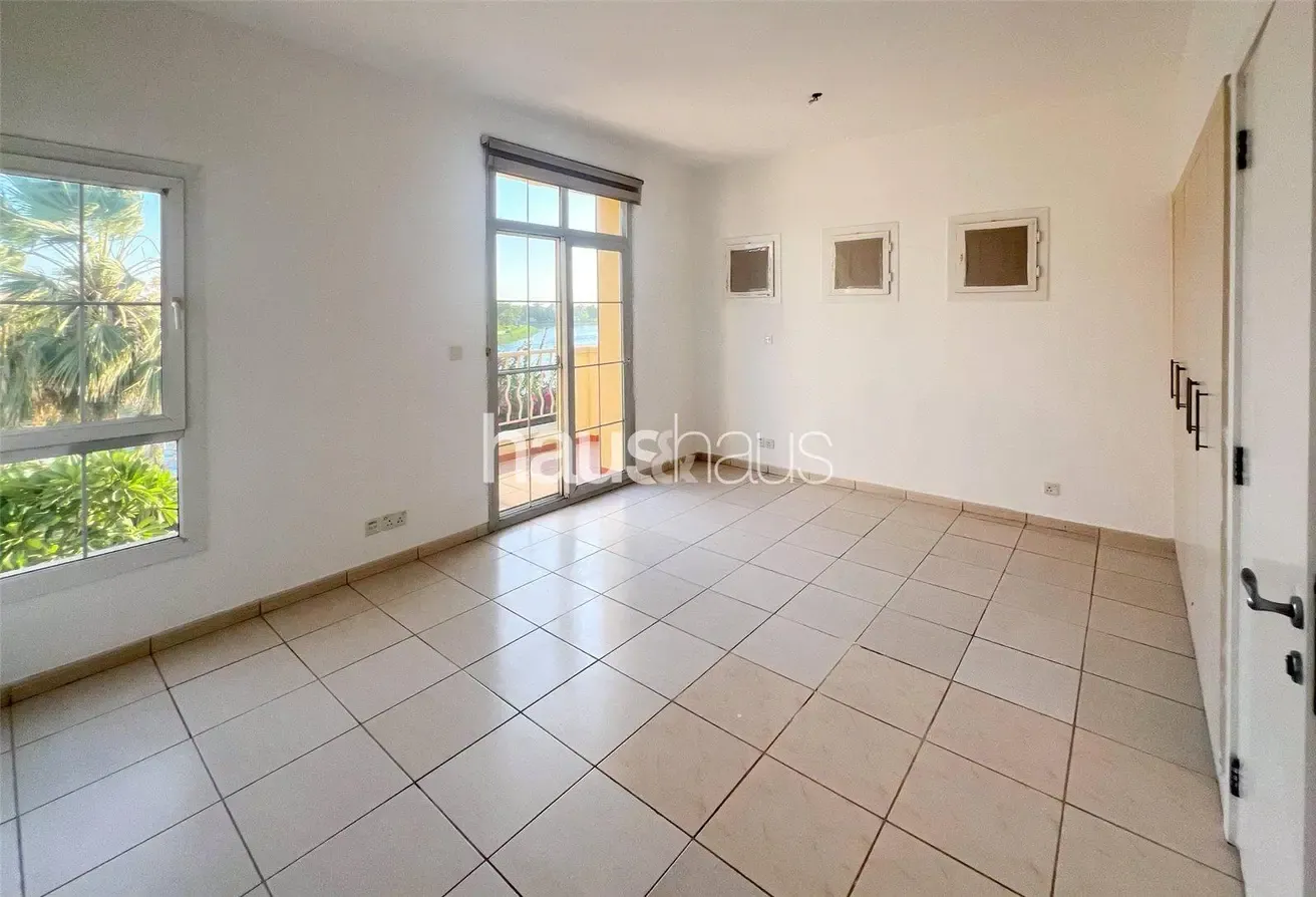 Full Lake View | Well Maintained | Type 3E
