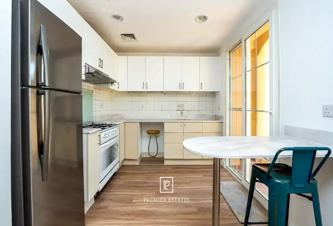 Enchanting Villa | Lakeside | Family-Friendly Home