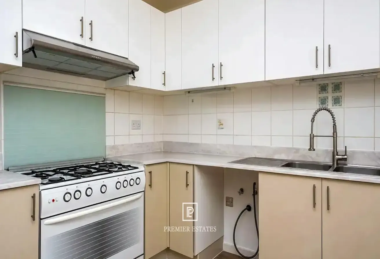 Enchanting Villa | Lakeside | Family-Friendly Home