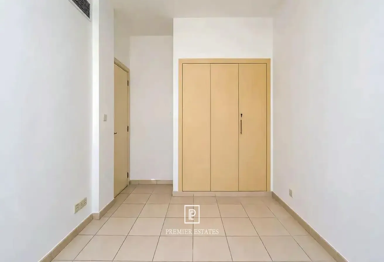Enchanting Villa | Lakeside | Family-Friendly Home