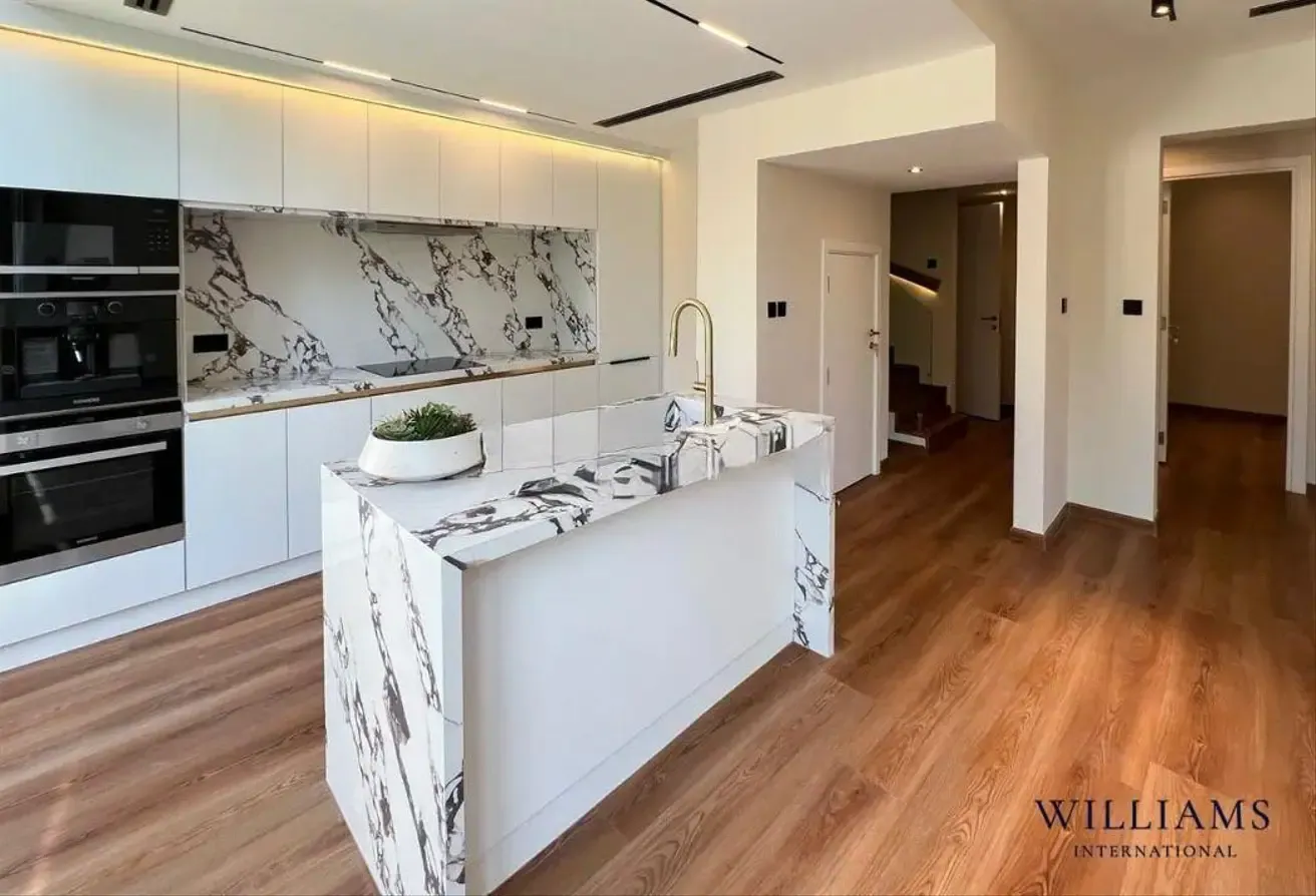 Fully Renovated| Pool & BBQ | Stylish Lifestyle