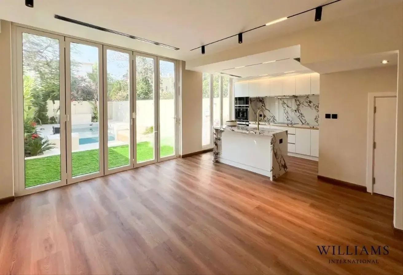 Fully Renovated| Pool & BBQ | Stylish Lifestyle