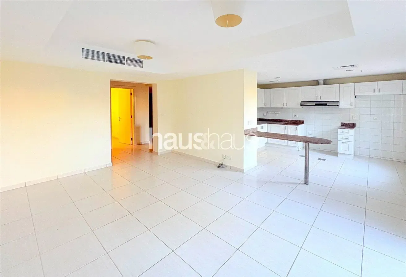 Exclusive |  Lake View | Vacant
