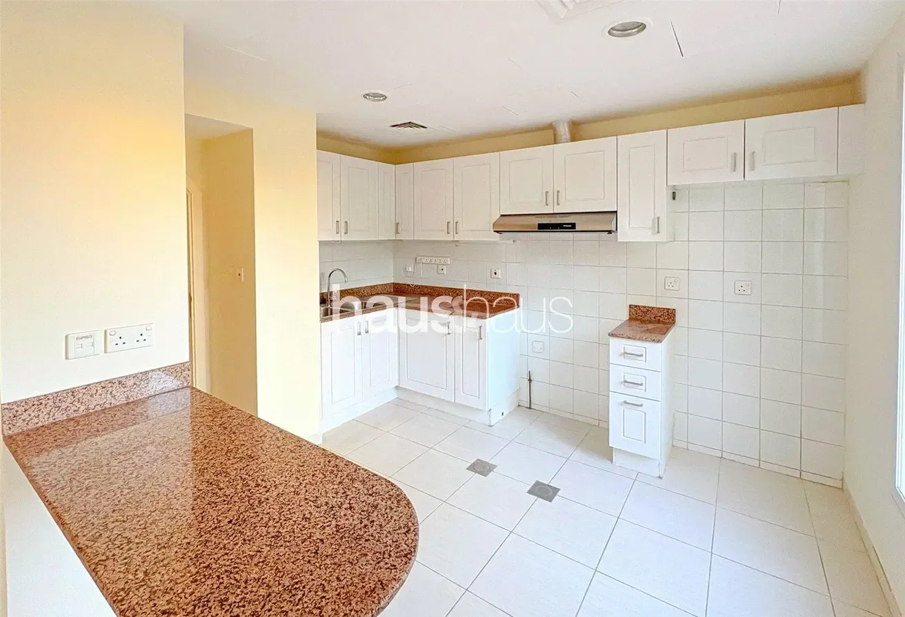 Exclusive |  Lake View | Vacant