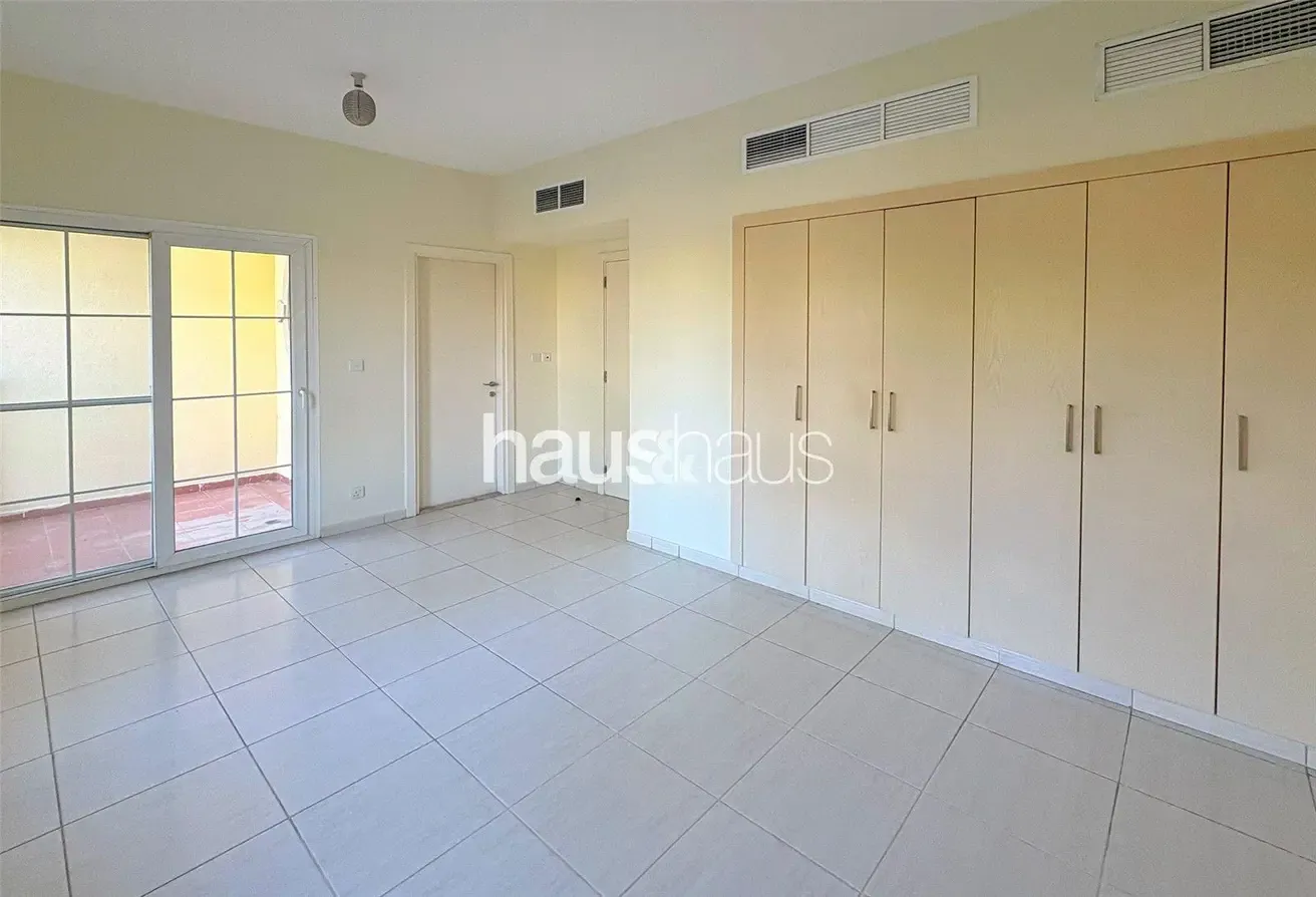 Exclusive |  Lake View | Vacant