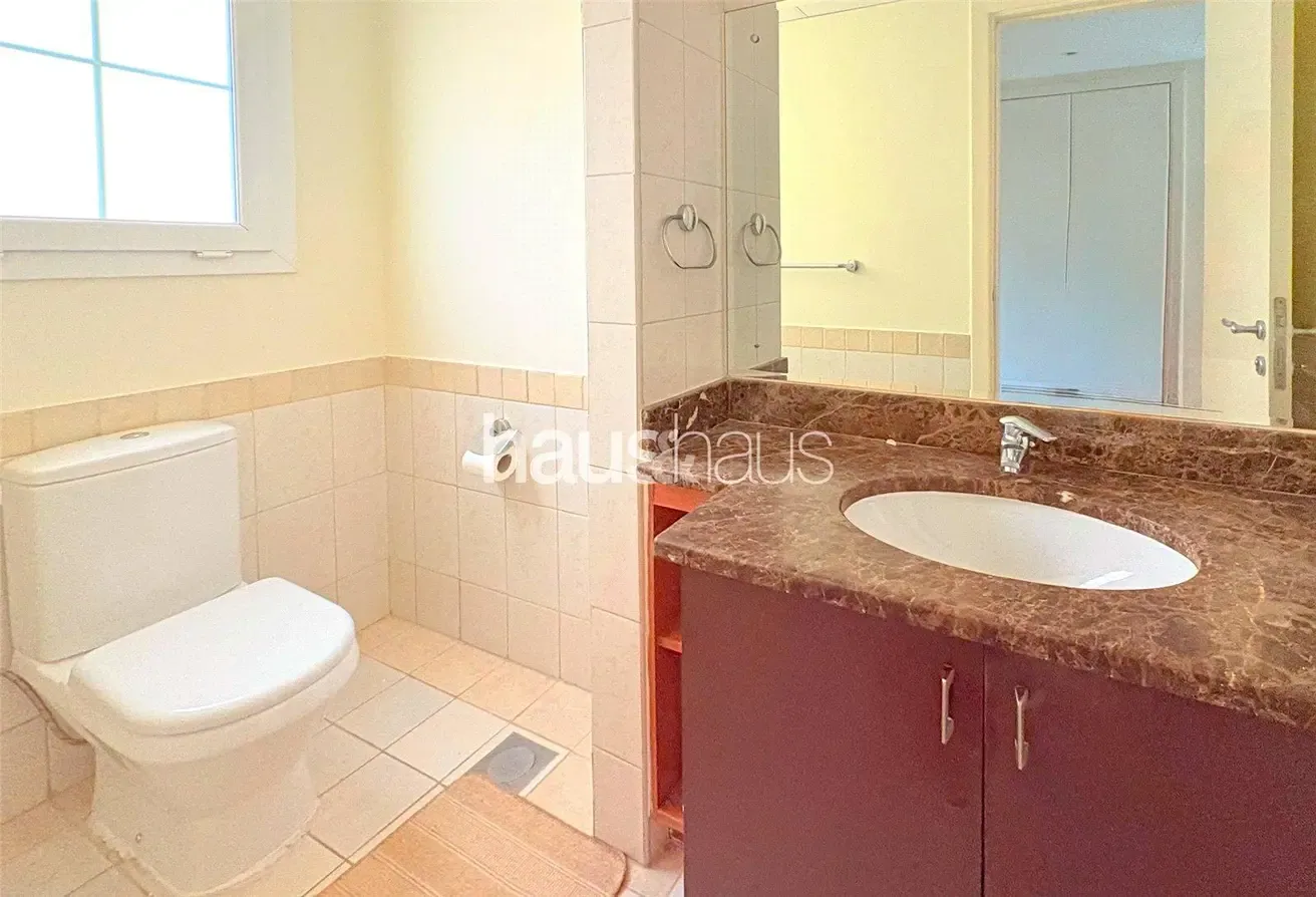 Exclusive |  Lake View | Vacant