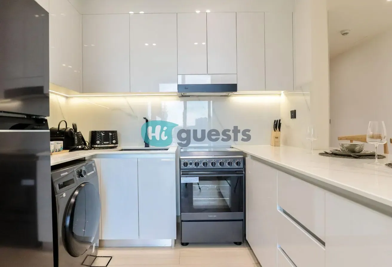 Luxury 1BR Living | High Floor | Balcony
