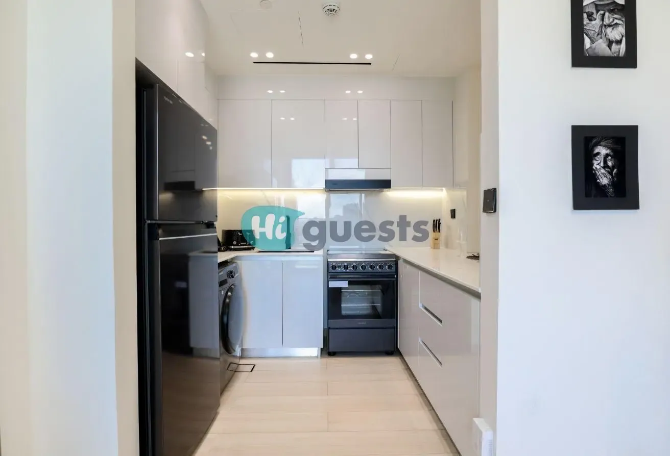 Luxury 1BR Living | High Floor | Balcony