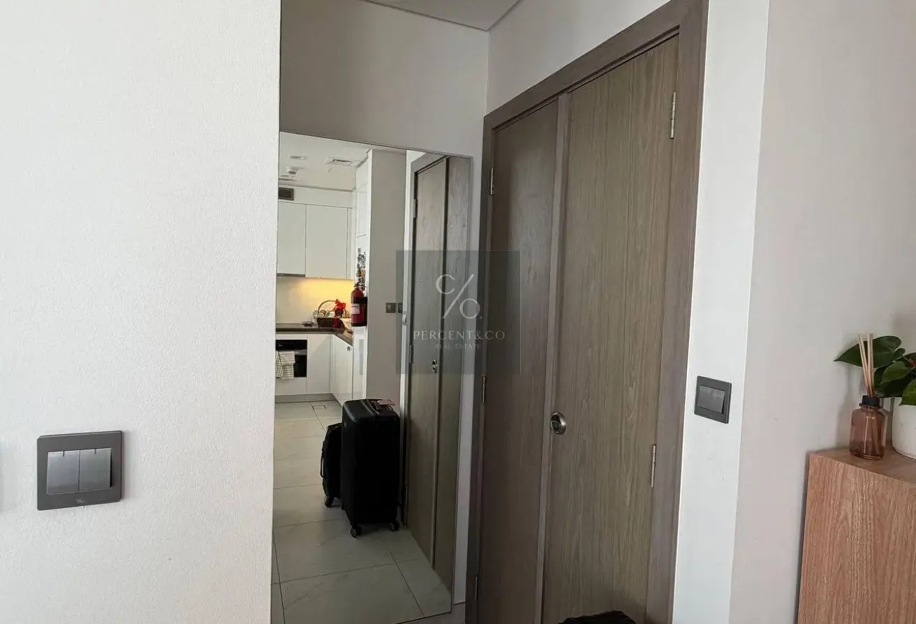 Cornner Unit | Burj Khalifa View | Vacant