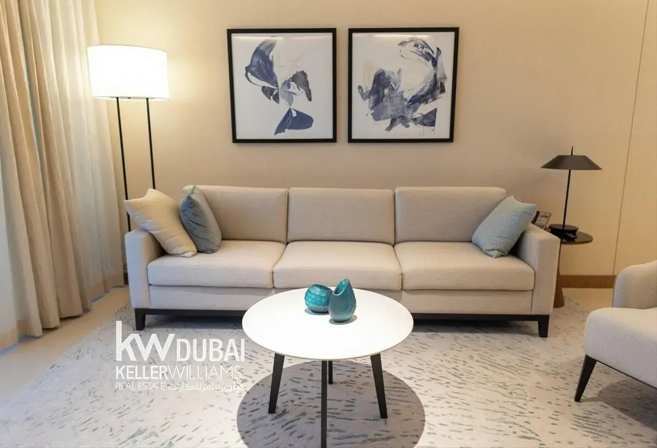 SKYLINE VIEW | FURNISHED | VACANT