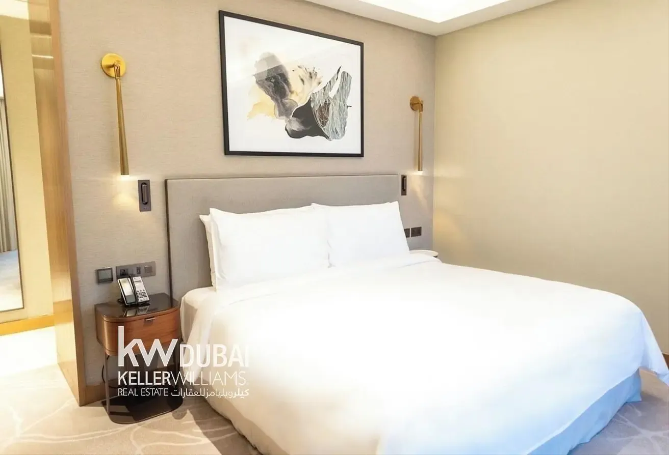 SKYLINE VIEW | FURNISHED | VACANT