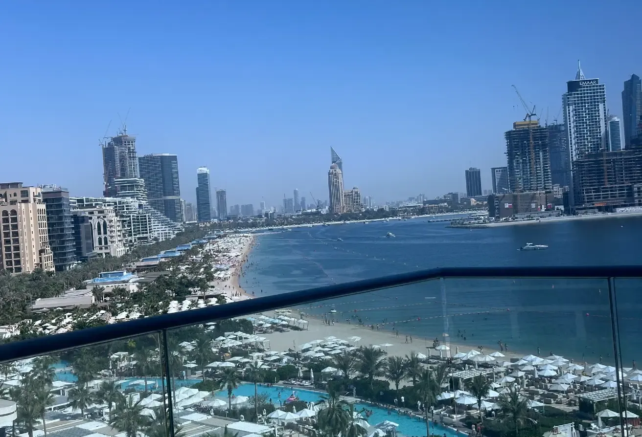 Luxury Corner Unit | with Study | Sea view