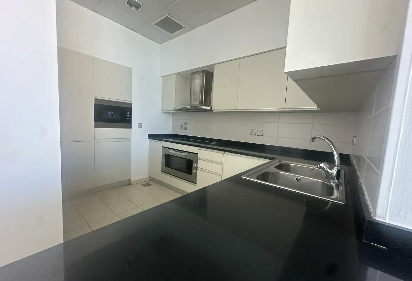 Luxury Corner Unit | with Study | Sea view