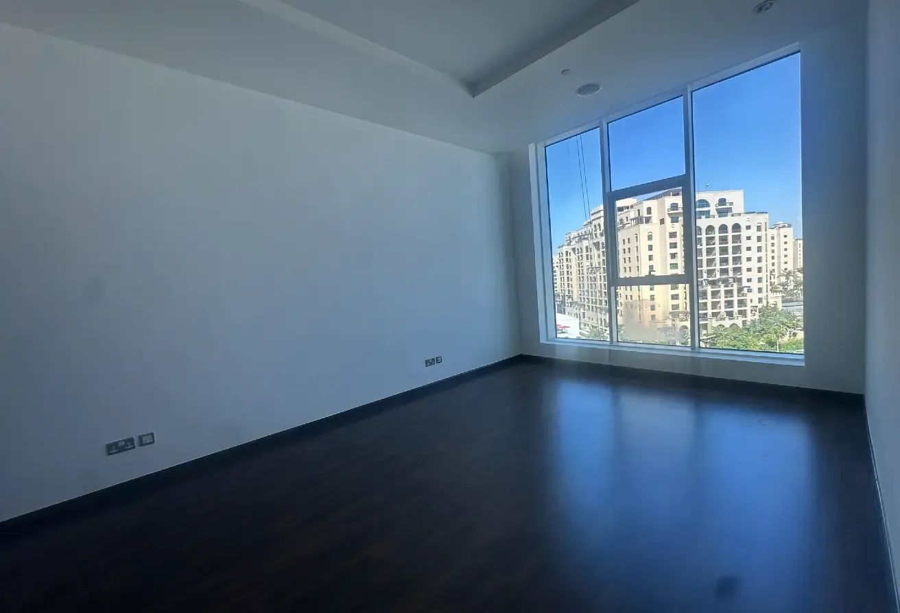 Luxury Corner Unit | with Study | Sea view