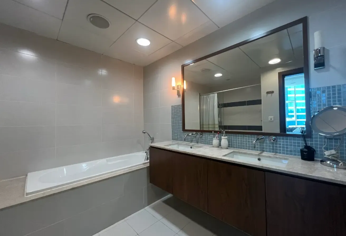 Luxury Corner Unit | with Study | Sea view