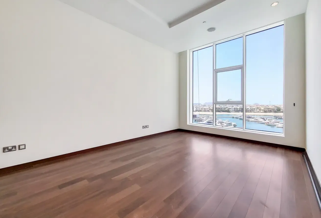 Marina View | Low Floor | Study