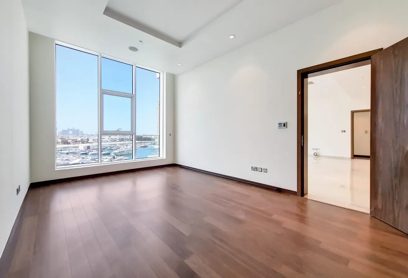Marina View | Low Floor | Study