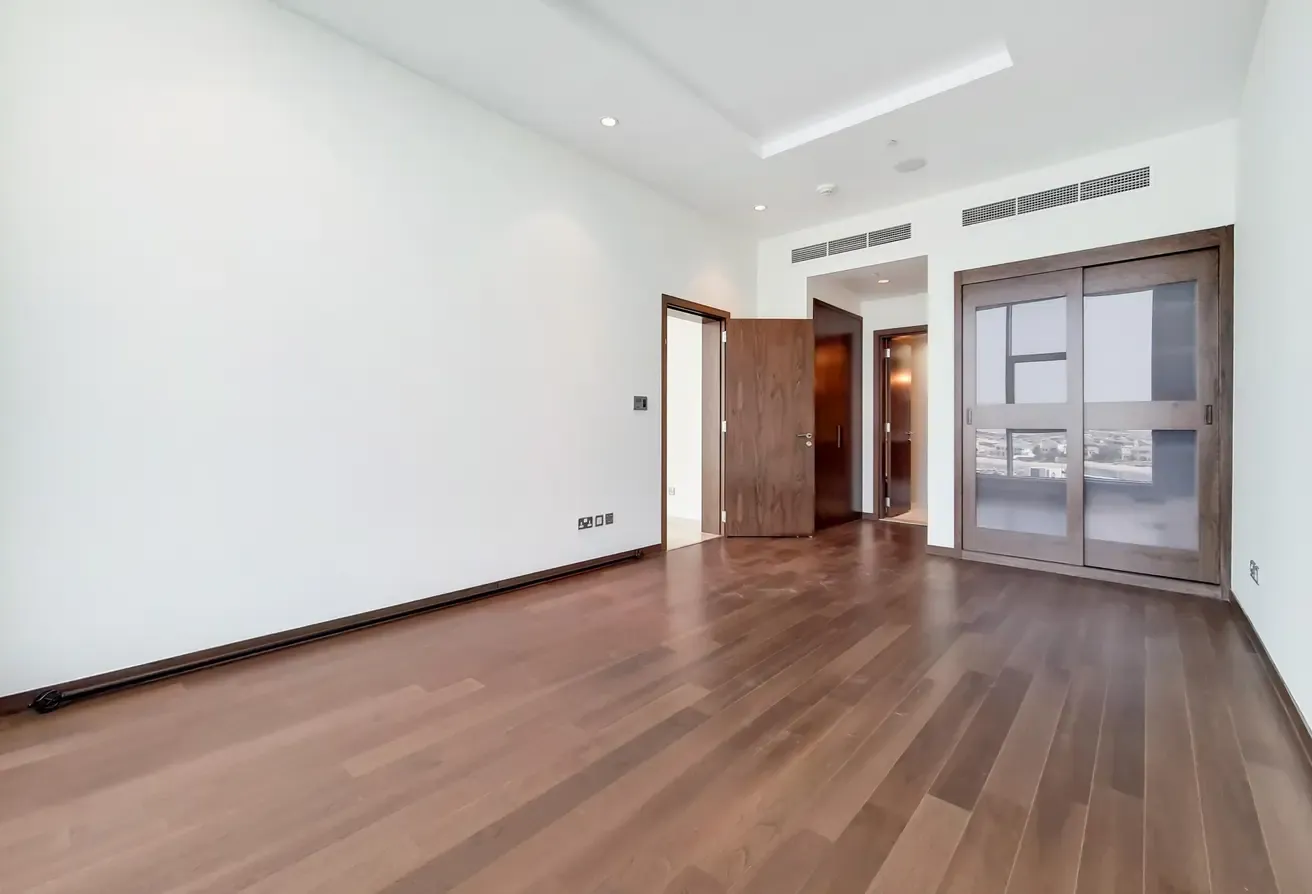 Marina View | Low Floor | Study