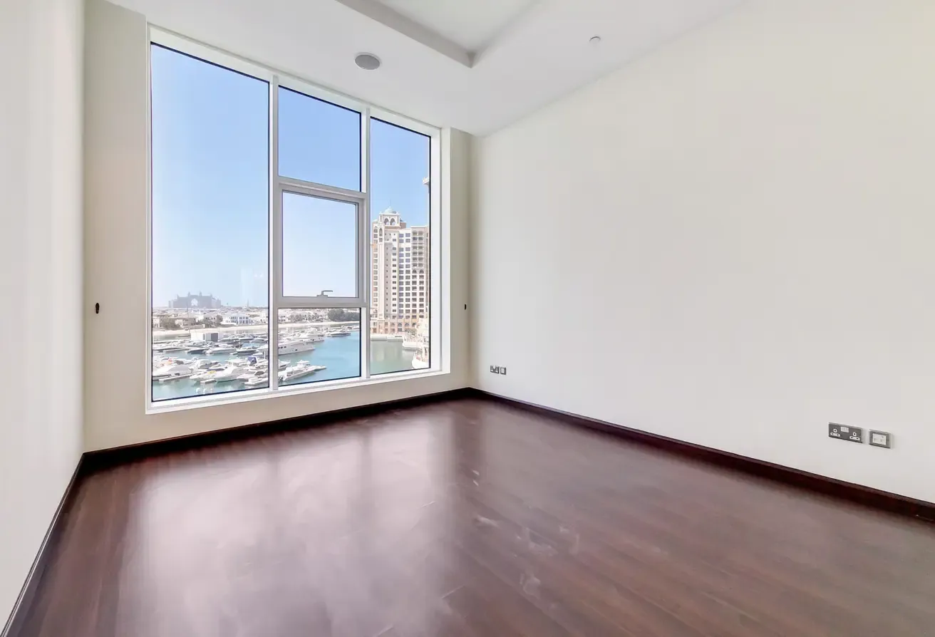 Marina View | Low Floor | Study