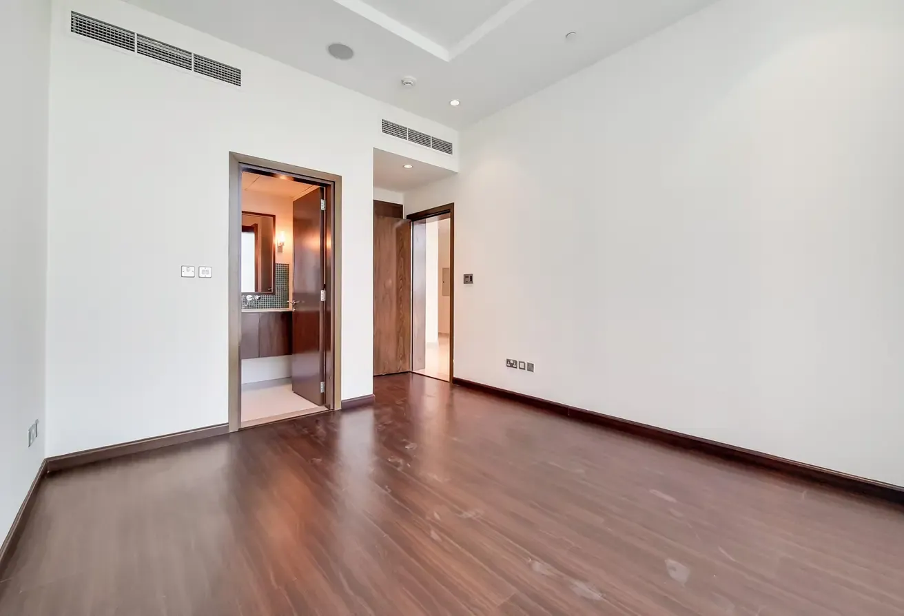 Marina View | Low Floor | Study