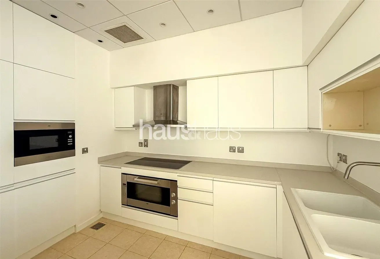 AED 225,000 | 2 Cheques | Ready to Move In