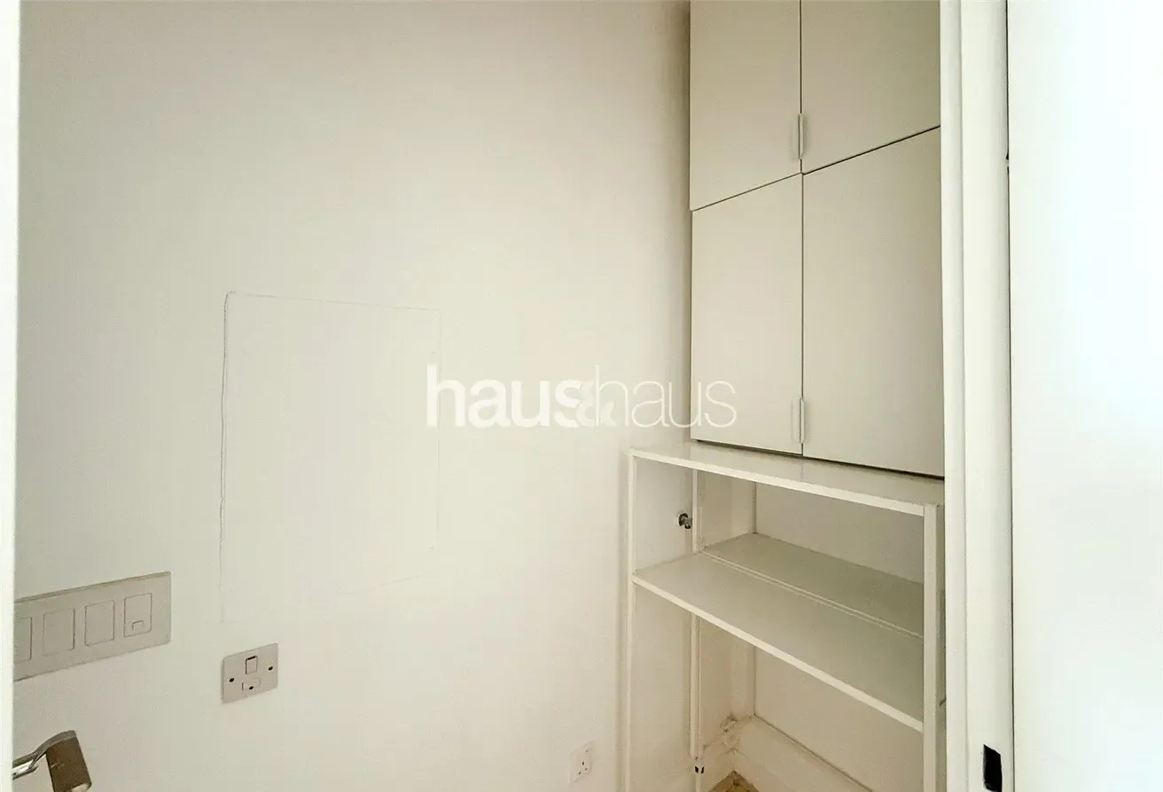 AED 225,000 | 2 Cheques | Ready to Move In