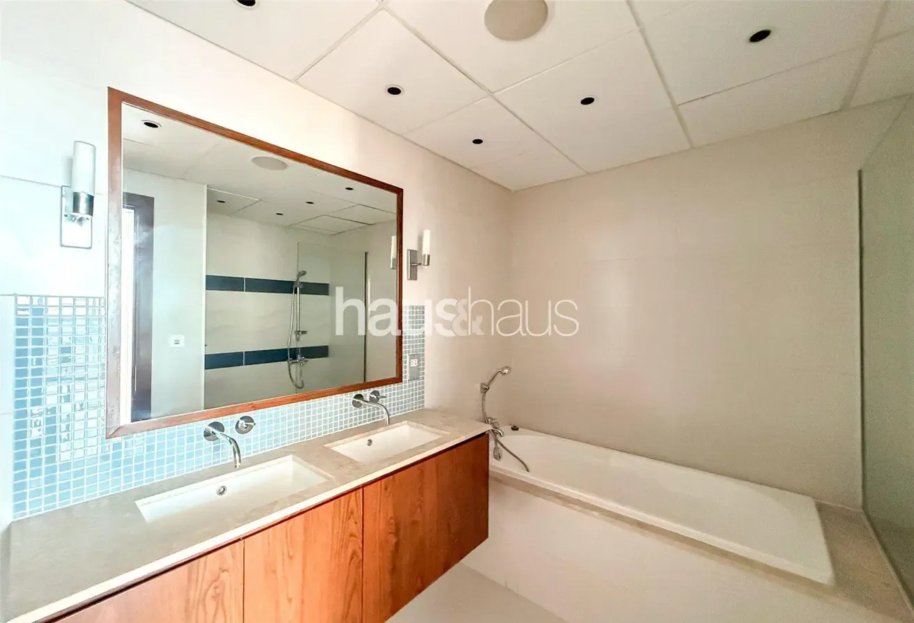 AED 225,000 | 2 Cheques | Ready to Move In