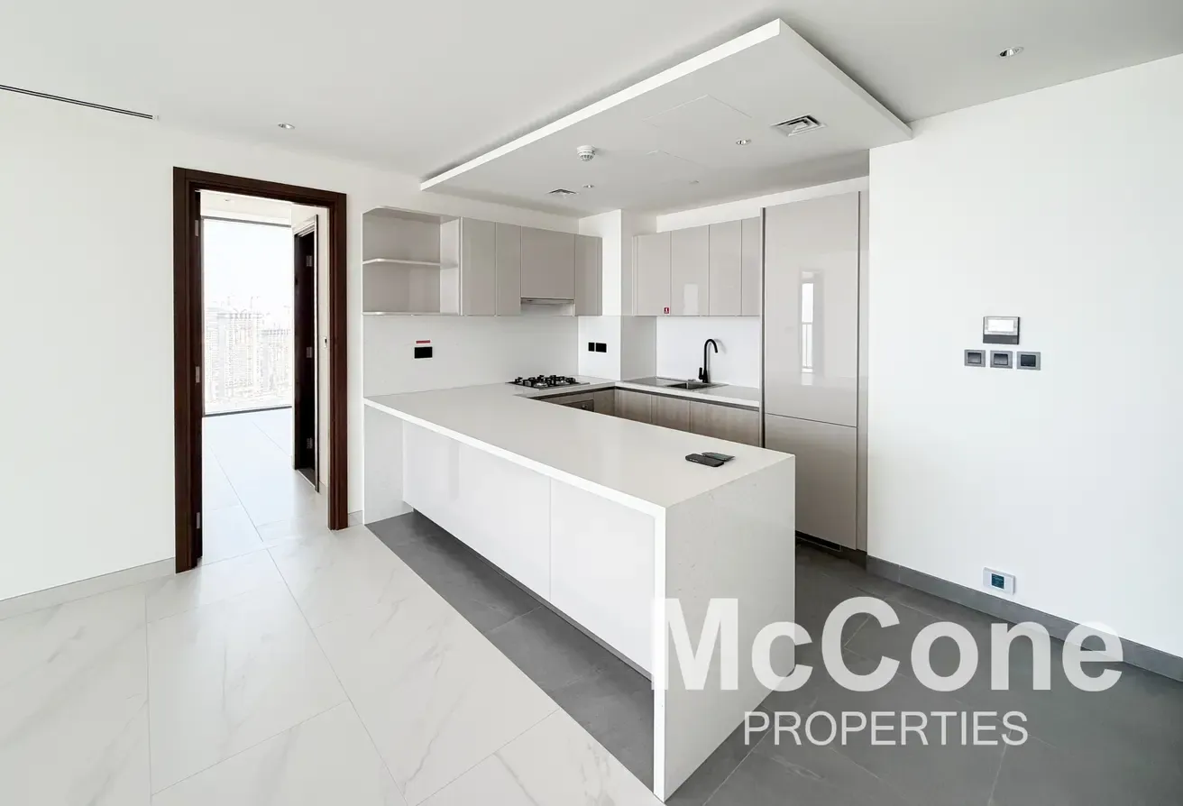Luxury Family Size | Spacious Layout | Water Front