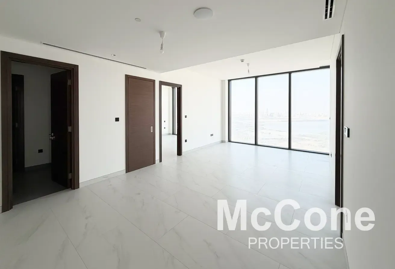 Luxury Family Size | Spacious Layout | Water Front