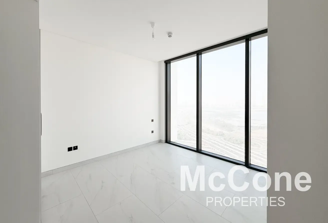 Luxury Family Size | Spacious Layout | Water Front