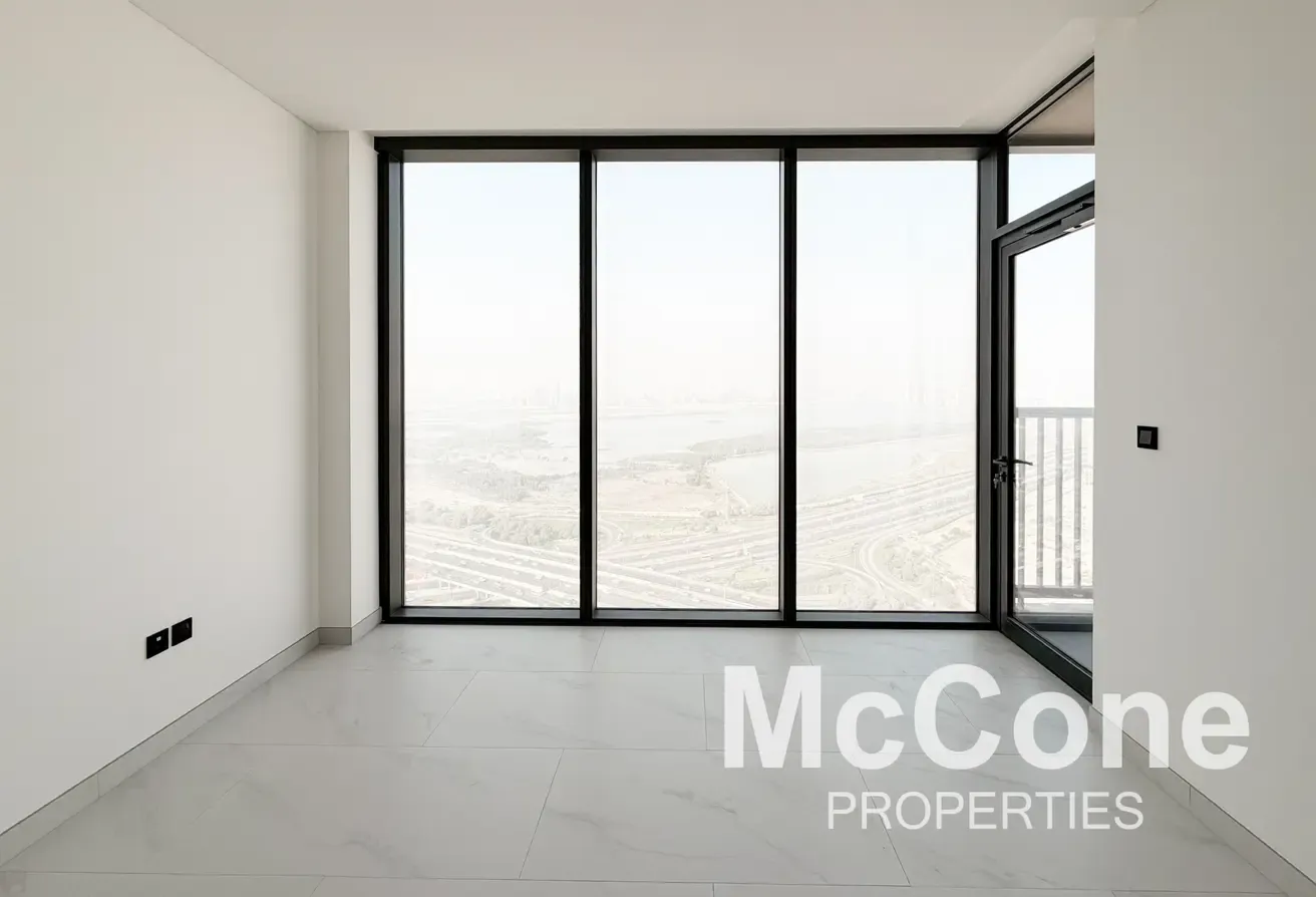 Luxury Family Size | Spacious Layout | Water Front