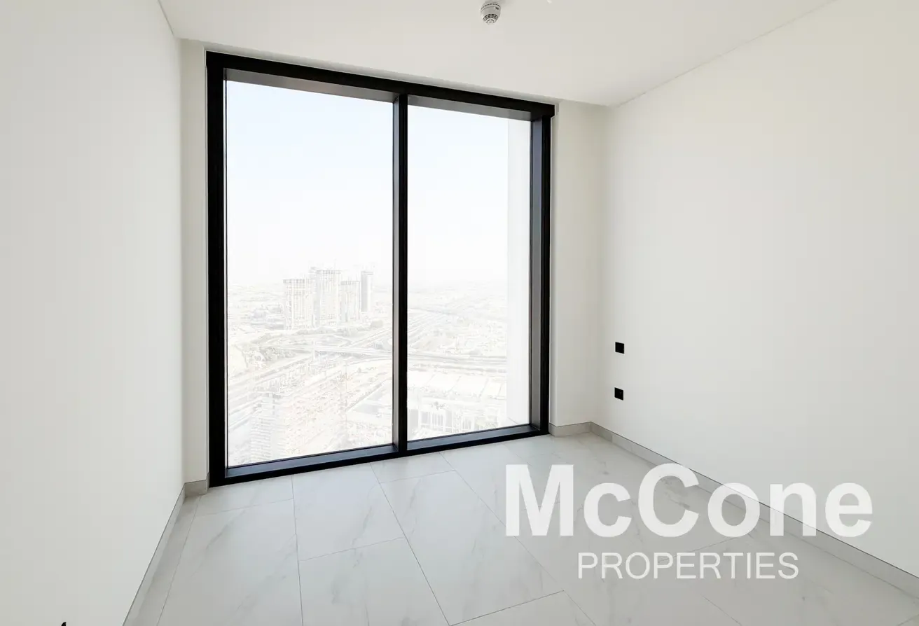 Luxury Family Size | Spacious Layout | Water Front