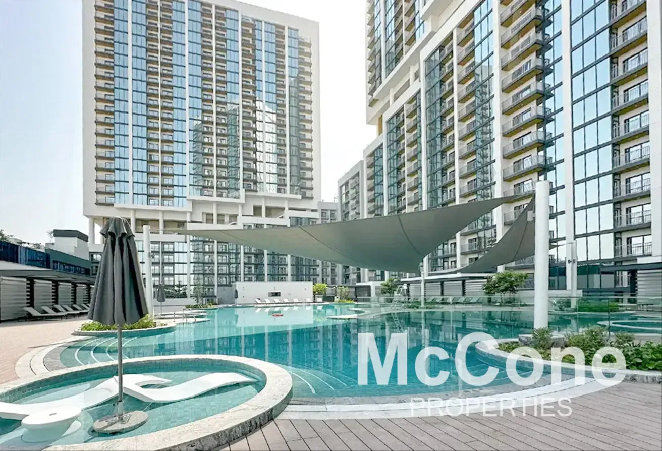 Luxury Family Size | Spacious Layout | Water Front