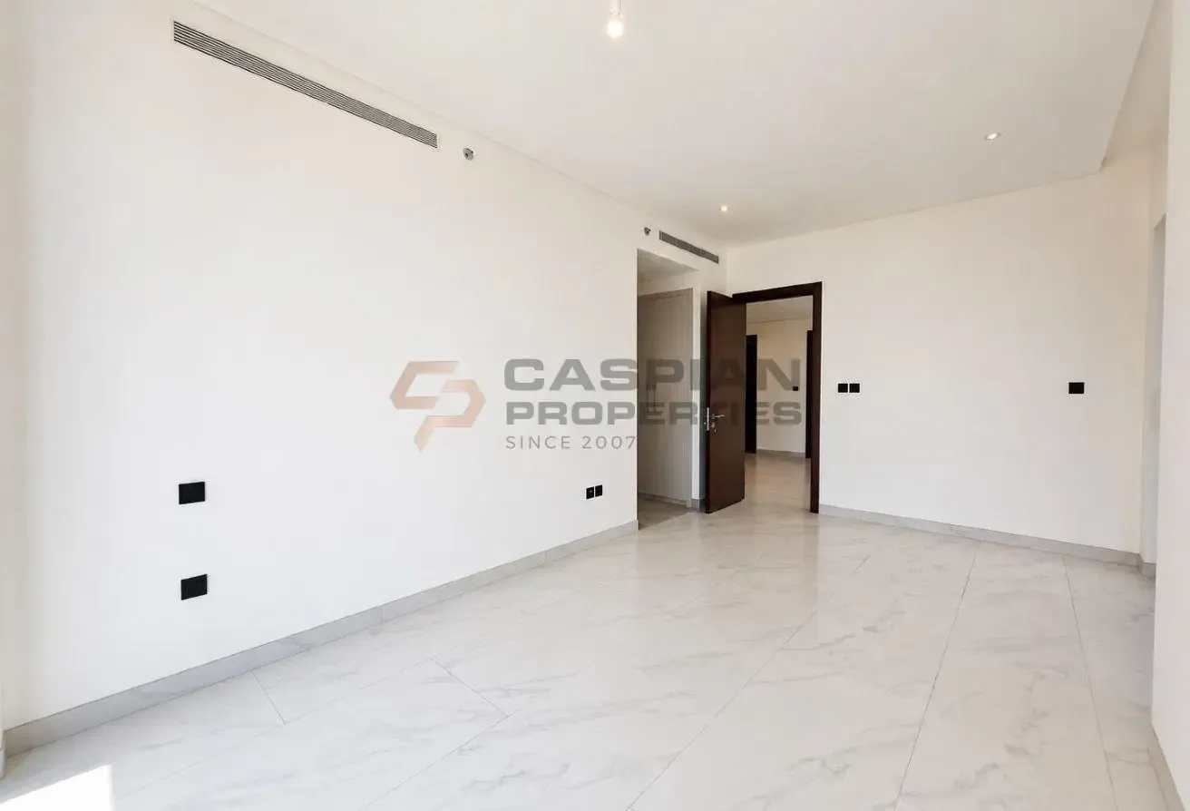 Vacant | Large 3BR | Amazing Views