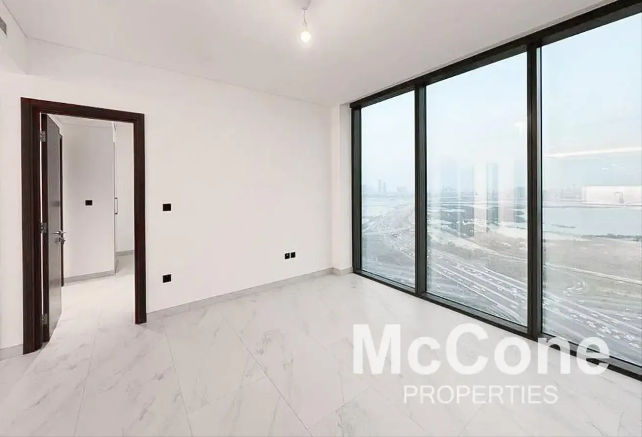 Vacant | RAK view | Corner Layout
