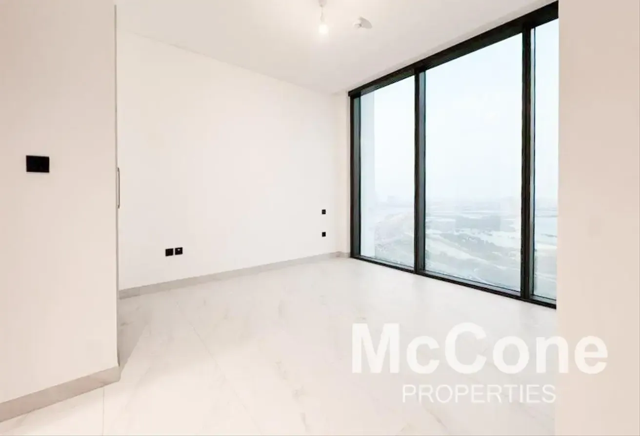 Vacant | RAK view | Corner Layout