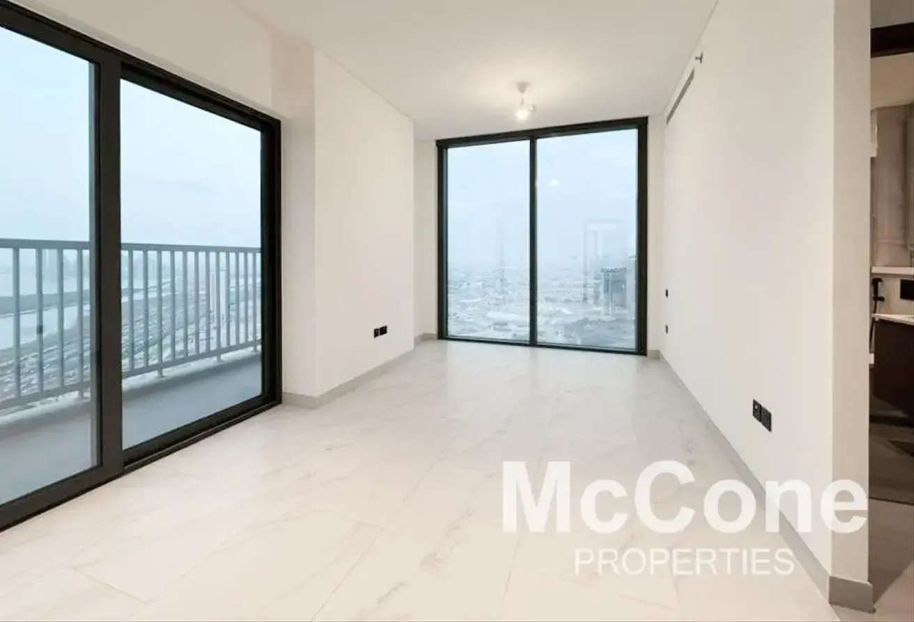 Vacant | RAK view | Corner Layout