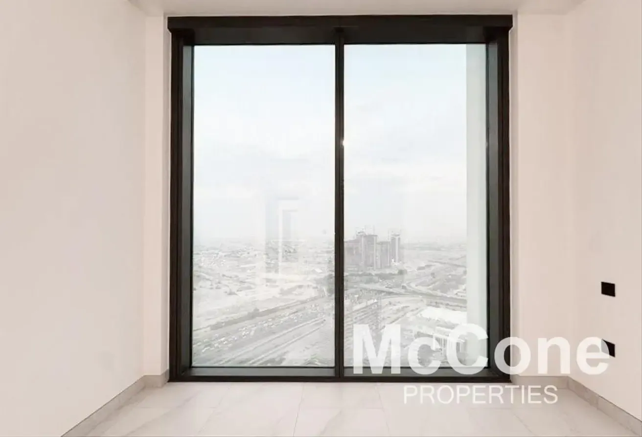 Vacant | RAK view | Corner Layout
