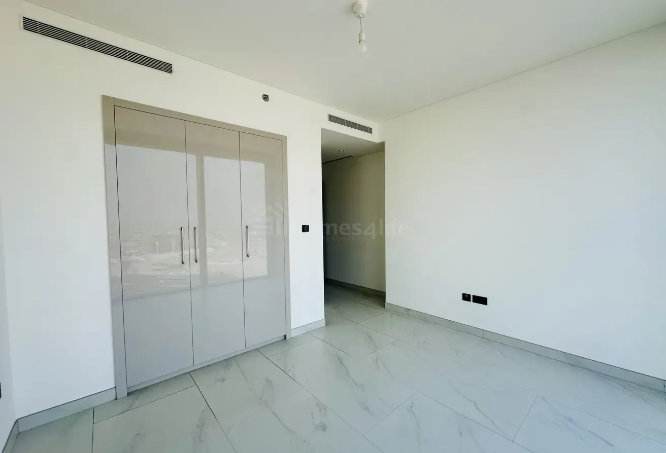 Dubai Creek View | High Floor | 3 B/R + Maid Room