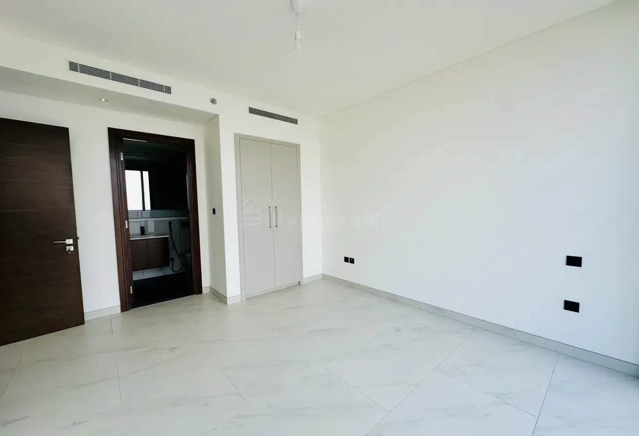 Dubai Creek View | High Floor | 3 B/R + Maid Room
