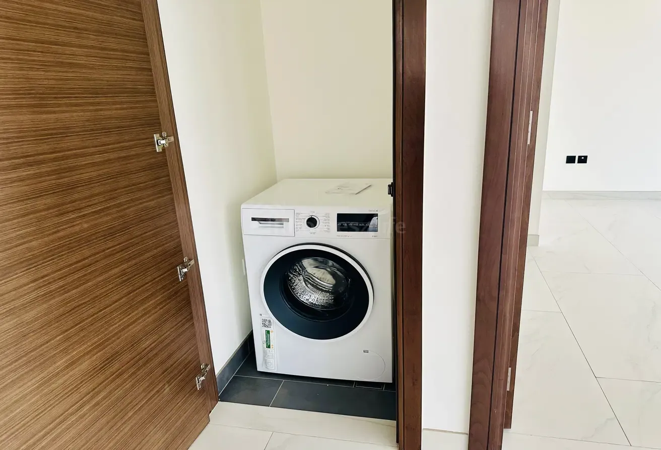 Dubai Creek View | High Floor | 3 B/R + Maid Room