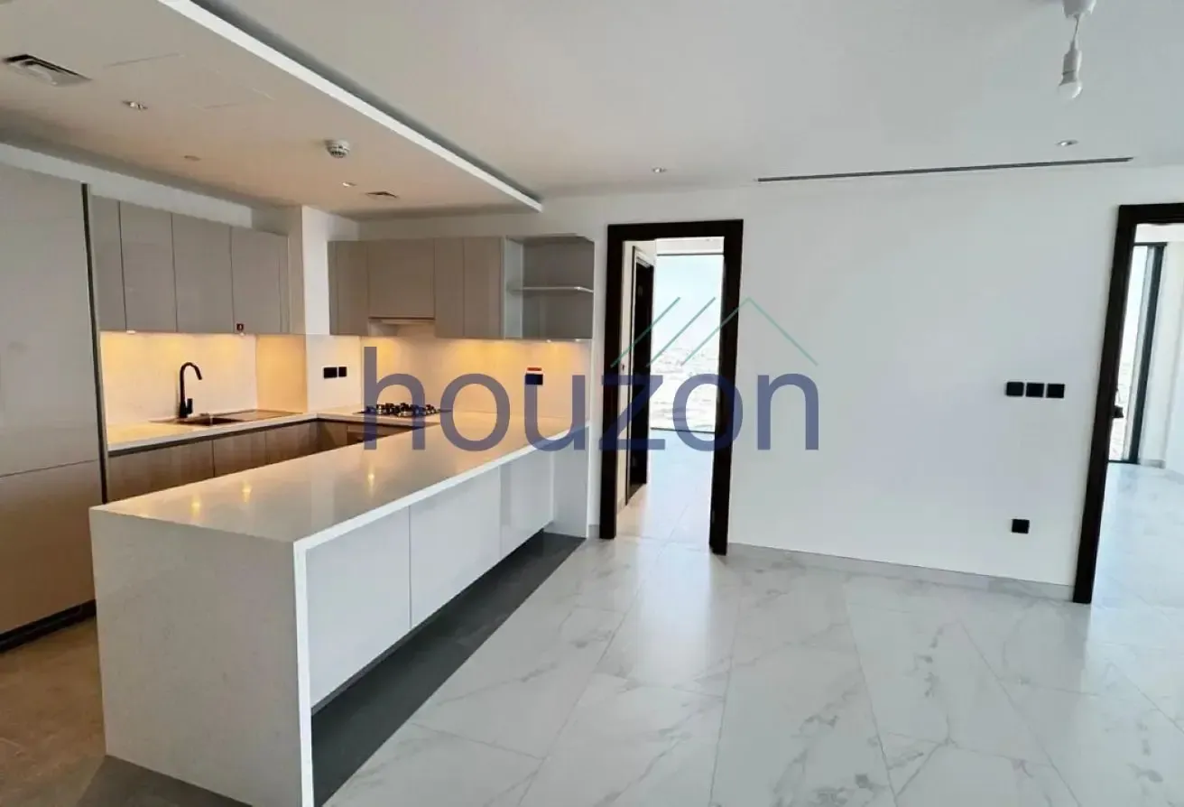 High Floor 3BR + M/R | Vacant | Waterfront View