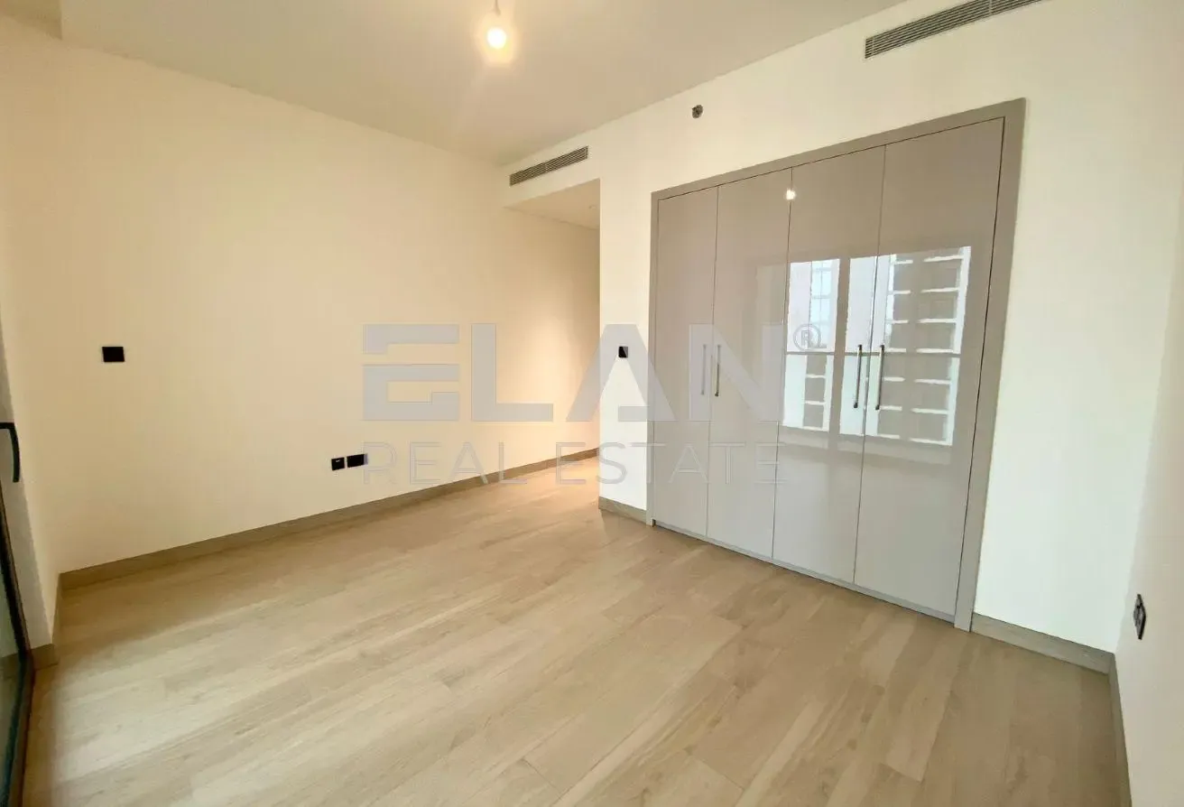 3 Bed+Maids| Burj View| High Floor|Ready To Move
