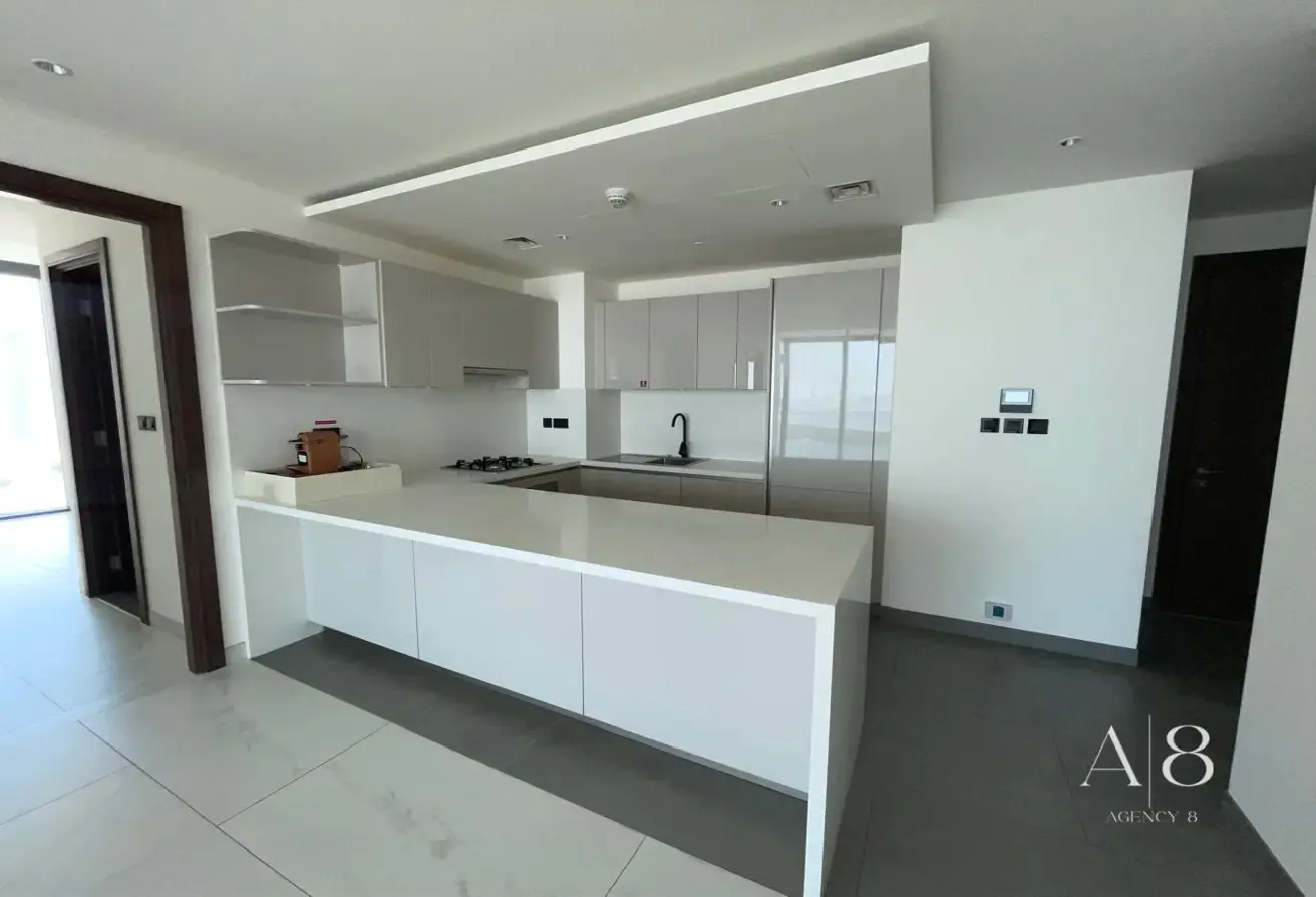 Luxurious | 3-Bed Apartment | Unfurnished